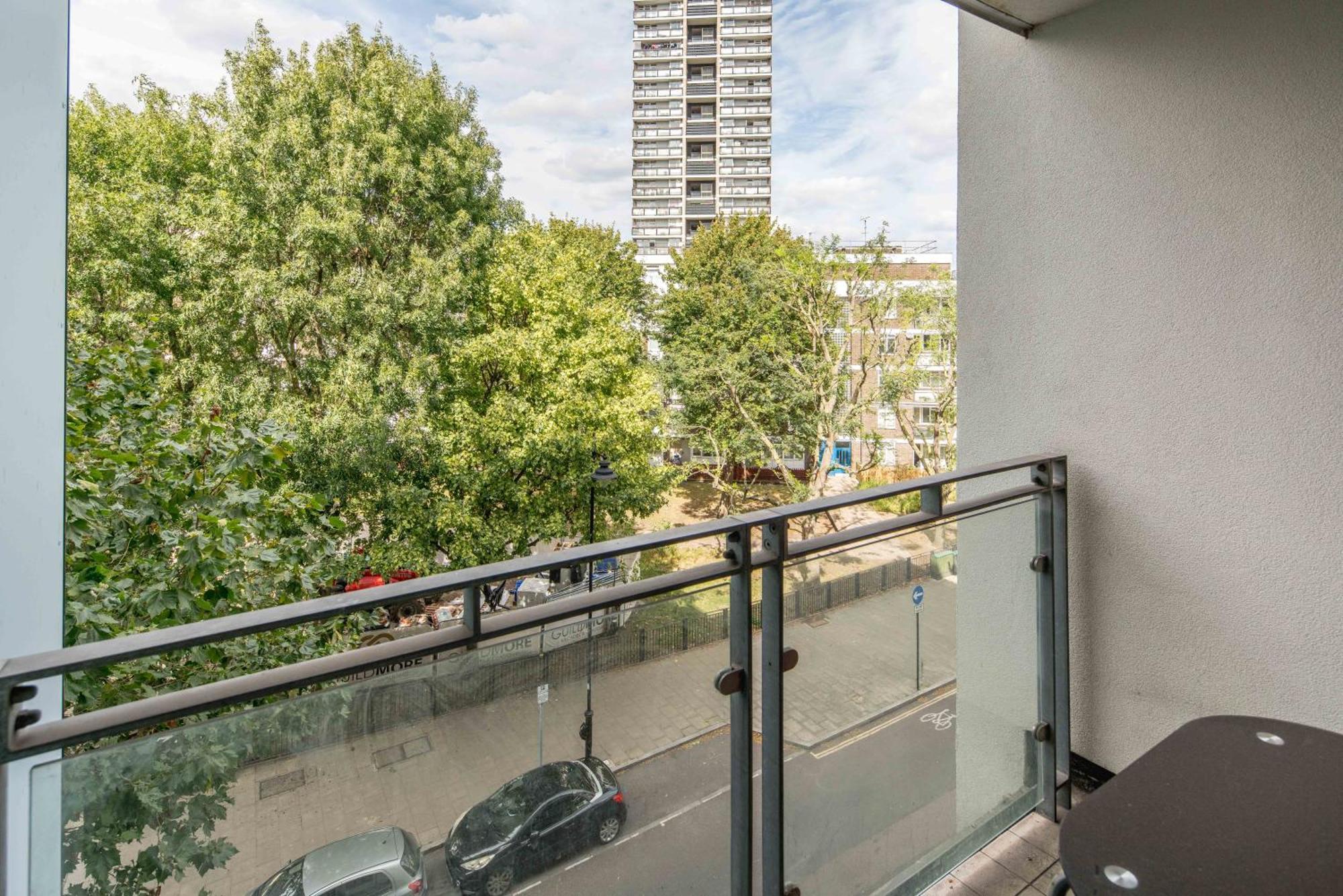 One Bedroom Apartment Near Central London With Private Balcony Экстерьер фото